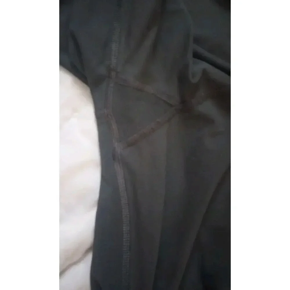 Lululemon Race With Grace Crop Soot Light Wee Stripe Sz 8 MSRP $88‎ W6A82S